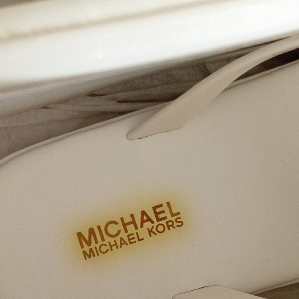 MICHAEL Michael Kors Caroline Jelly Thong PVC White Gold Sandals With Bow WMN 9M - Picture 8 of 16